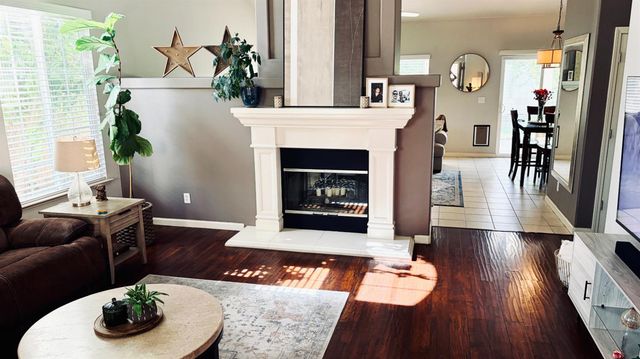 1190 E Carnoustie Avenue, Fresno, CA 93730
