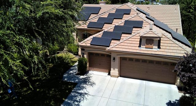 1190 E Carnoustie Avenue, Fresno, CA 93730