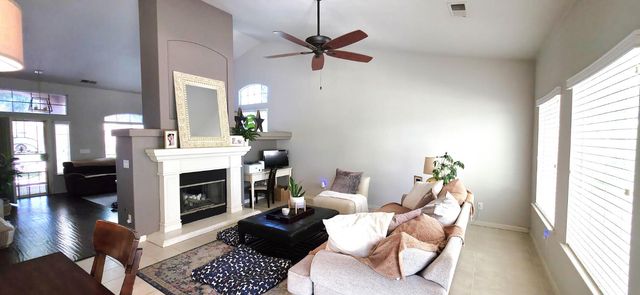 1190 E Carnoustie Avenue, Fresno, CA 93730