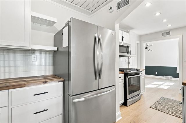 7591 High Drive, Prairie Village, KS 66208