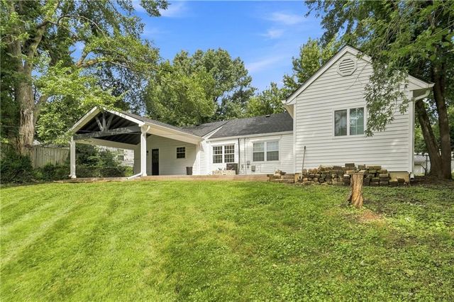 7591 High Drive, Prairie Village, KS 66208