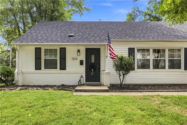 7591 High Drive, Prairie Village, KS 66208