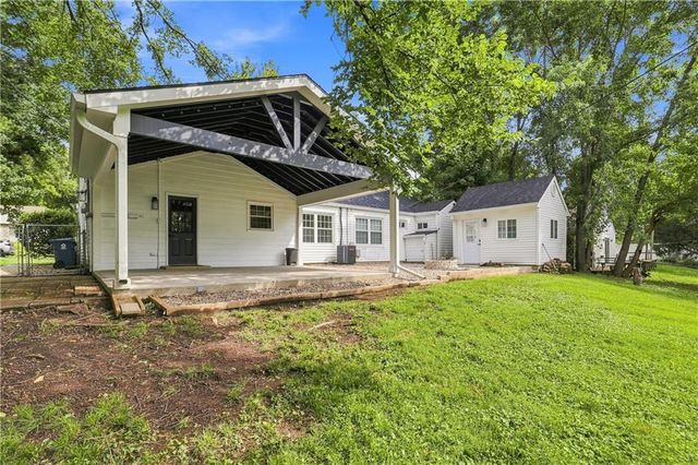 7591 High Drive, Prairie Village, KS 66208
