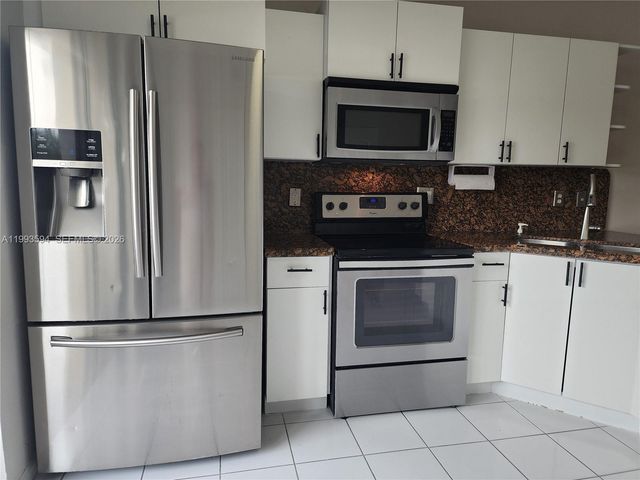 8360 NW 103rd St 204E, Hialeah Gardens, FL 33016