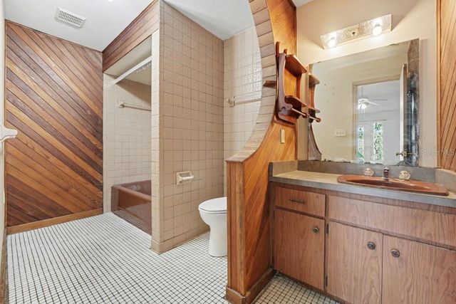 960 LAKE COVE TRAIL, Lakeland, FL 33813