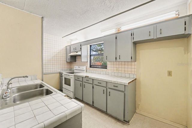 960 LAKE COVE TRAIL, Lakeland, FL 33813