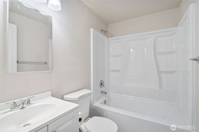 690 NE Larson Boulevard, Belfair, WA 98528