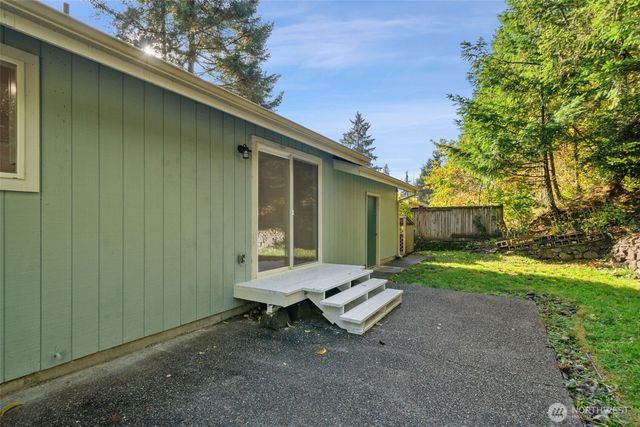 690 NE Larson Boulevard, Belfair, WA 98528