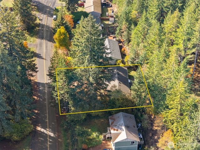 690 NE Larson Boulevard, Belfair, WA 98528