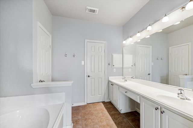 8942 Summer Ash Lane, Sugar Land, TX 77479