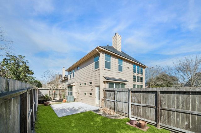 8942 Summer Ash Lane, Sugar Land, TX 77479
