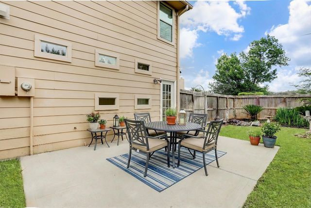8942 Summer Ash Lane, Sugar Land, TX 77479