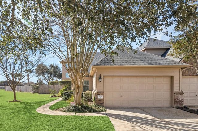 8942 Summer Ash Lane, Sugar Land, TX 77479