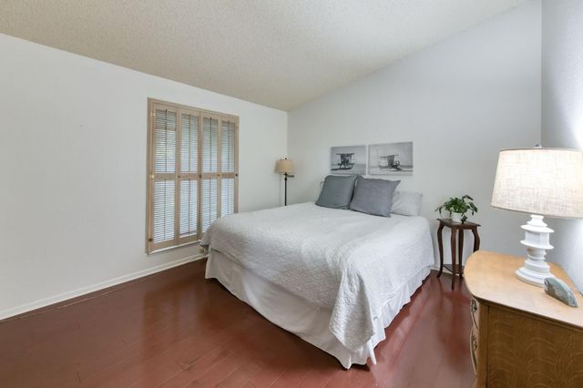 1687 W Dovewood Lane, Fresno, CA 93711