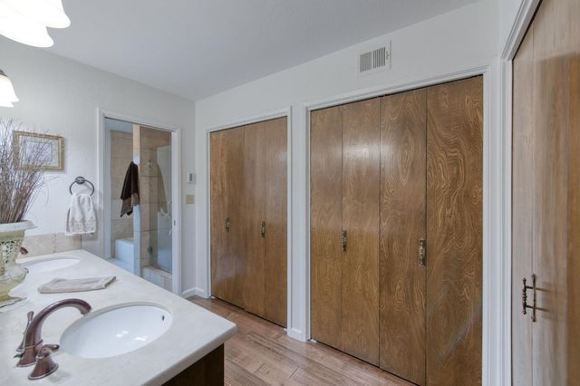 1687 W Dovewood Lane, Fresno, CA 93711