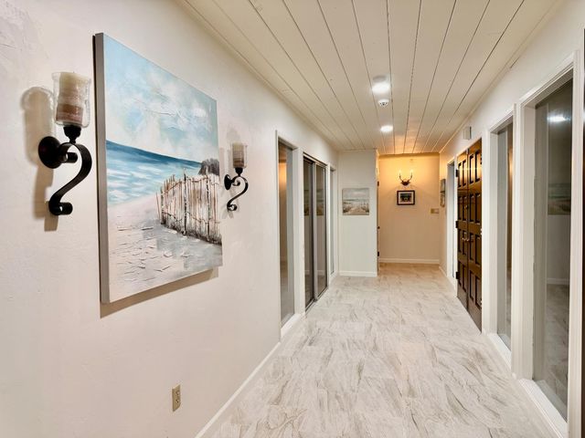 1687 W Dovewood Lane, Fresno, CA 93711