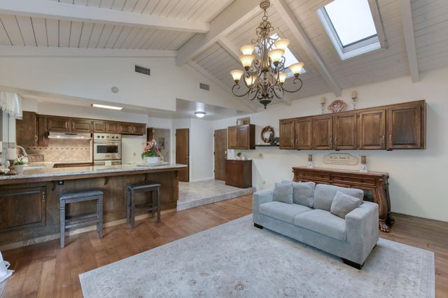 1687 W Dovewood Lane, Fresno, CA 93711