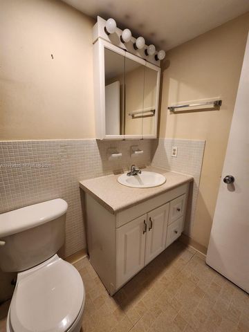 1851 NE 62nd St 610, Fort Lauderdale, FL 33308