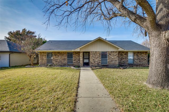 3807 Spring Hollow Drive, Carrollton, TX 75007