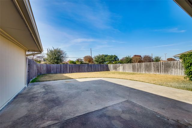 3807 Spring Hollow Drive, Carrollton, TX 75007