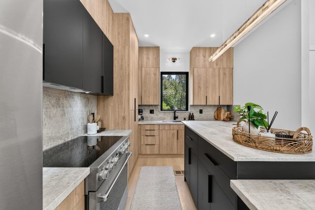 7801 Law Ln, Loomis, CA 95650