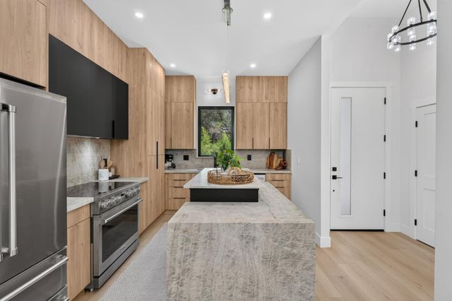 7801 Law Ln, Loomis, CA 95650