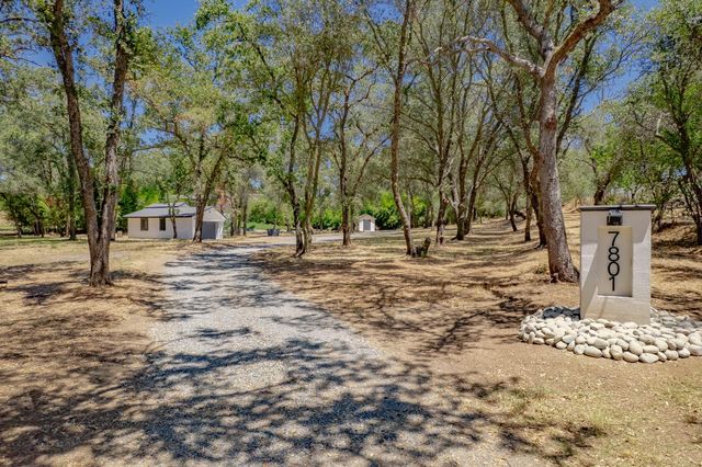 7801 Law Ln, Loomis, CA 95650