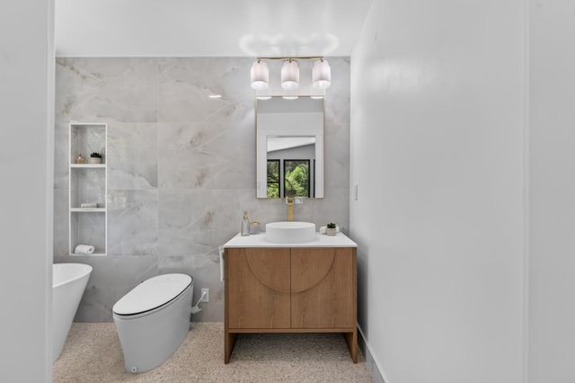 7801 Law Ln, Loomis, CA 95650