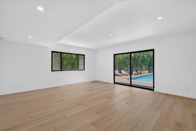 7801 Law Ln, Loomis, CA 95650