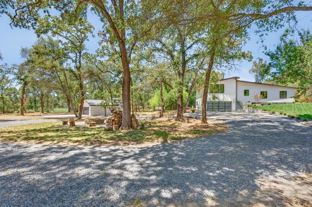 7801 Law Ln, Loomis, CA 95650