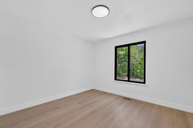 7801 Law Ln, Loomis, CA 95650