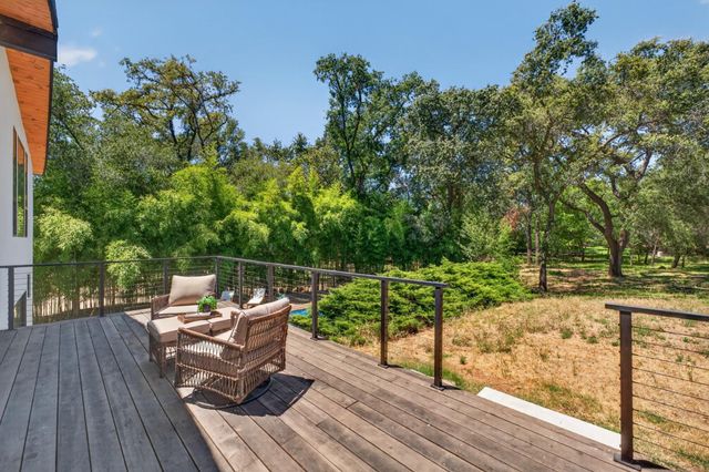 7801 Law Ln, Loomis, CA 95650