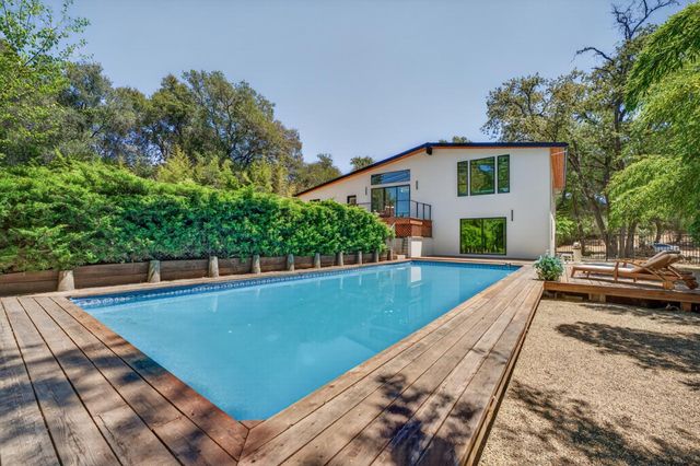 7801 Law Ln, Loomis, CA 95650
