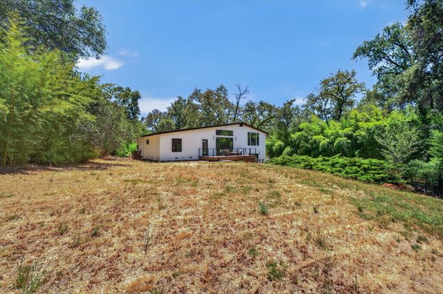 7801 Law Ln, Loomis, CA 95650