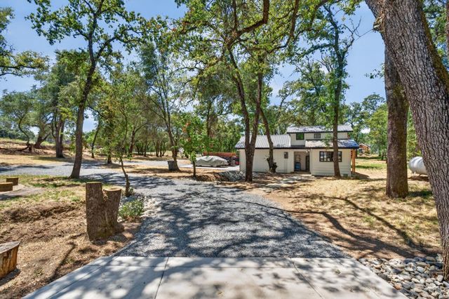 7801 Law Ln, Loomis, CA 95650