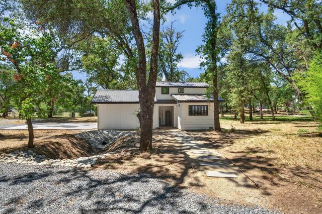 7801 Law Ln, Loomis, CA 95650