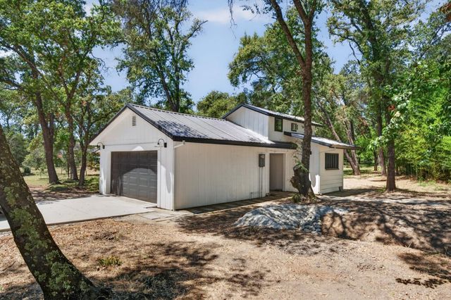 7801 Law Ln, Loomis, CA 95650