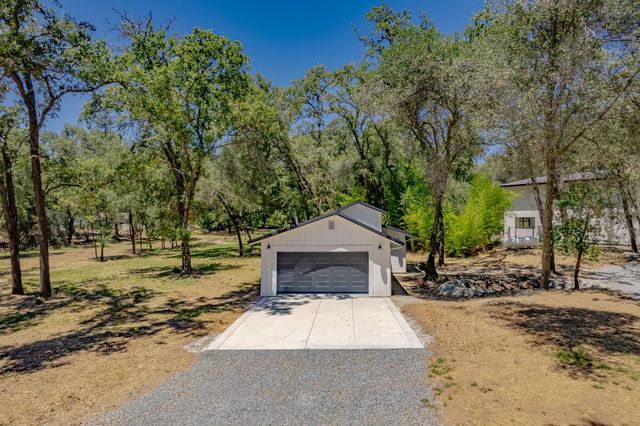 7801 Law Ln, Loomis, CA 95650
