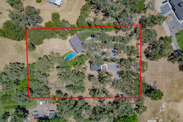 7801 Law Ln, Loomis, CA 95650