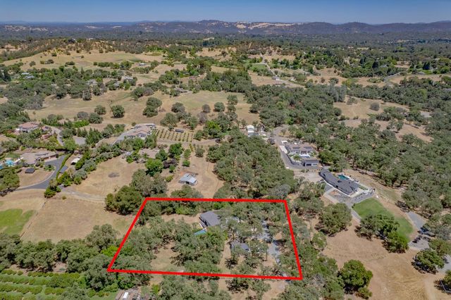 7801 Law Ln, Loomis, CA 95650