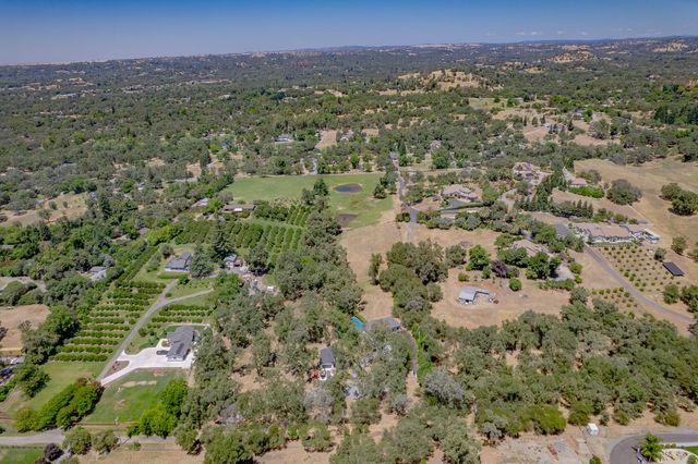 7801 Law Ln, Loomis, CA 95650