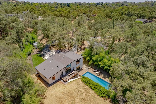 7801 Law Ln, Loomis, CA 95650