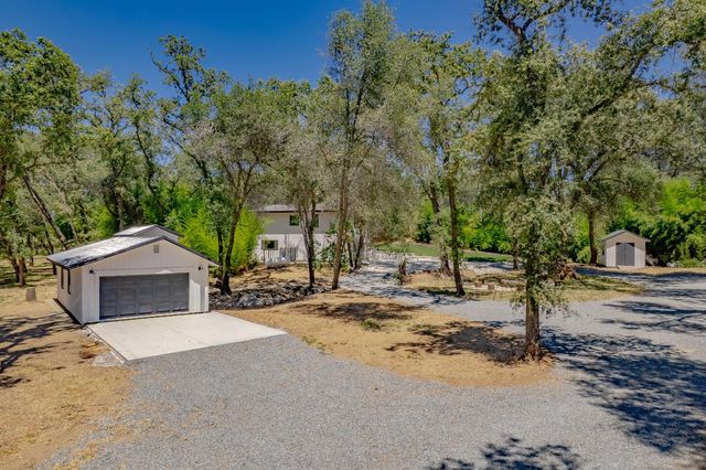 7801 Law Ln, Loomis, CA 95650