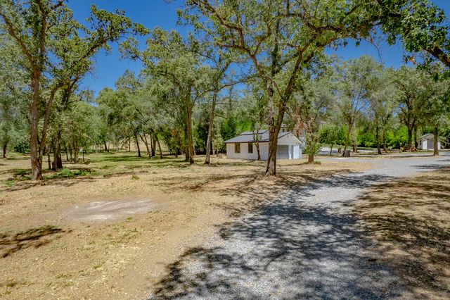 7801 Law Ln, Loomis, CA 95650