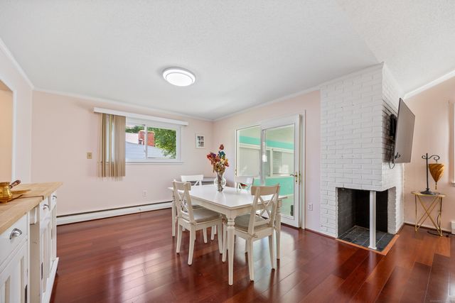 206 Mohegan Drive, West Hartford, CT 06117