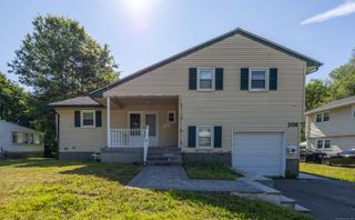 206 Mohegan Drive, West Hartford, CT 06117