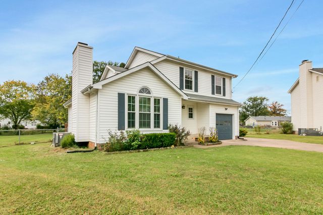 900 Cimarron Ct, Clarksville, TN 37042