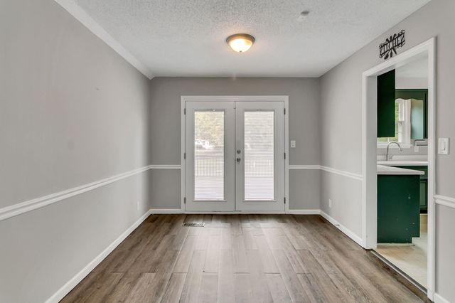 900 Cimarron Ct, Clarksville, TN 37042