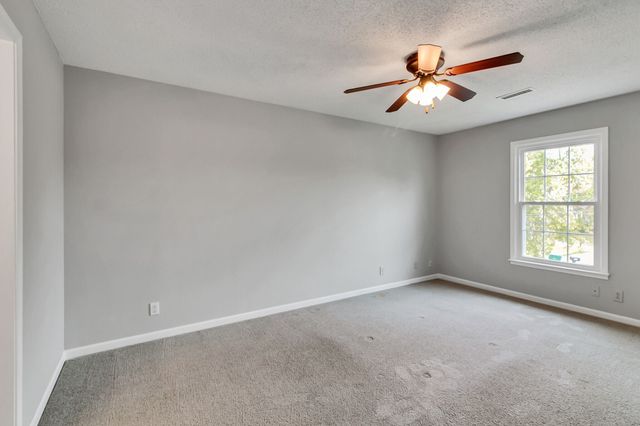 900 Cimarron Ct, Clarksville, TN 37042