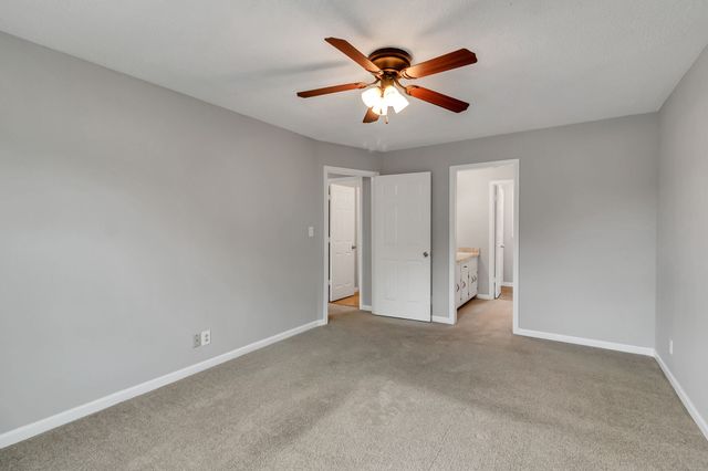 900 Cimarron Ct, Clarksville, TN 37042